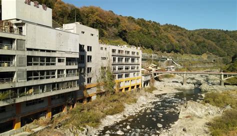 【愛知県最恐の廃墟】千歳楼への行き方と駐車上、見所まとめ｜異世界ひとり旅