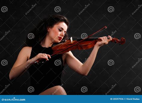 Jeune Femme Jouant Le Violon Photo Stock Image Du Musicien Femelle