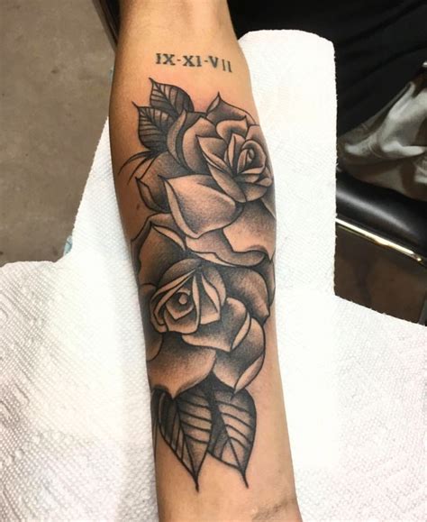 Follow Tr Ea Y For More O In Pins Traditional Rose Tattoos