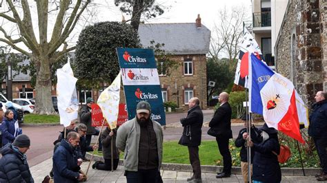 Civitas Le Gouvernement Acte La Dissolution Du Mouvement Dextr Me