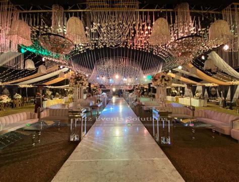 Grand Mehndi Event With Royal Stage Unique Rickshaw Entry A Z