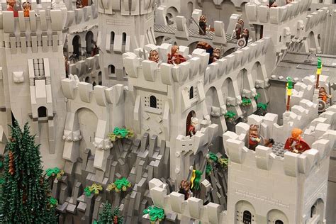 That S How You Build A Giant LEGO Castle Kotaku Australia