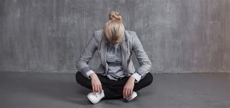 6 signs that you may suffer from Burnout Syndrome - WeMystic 