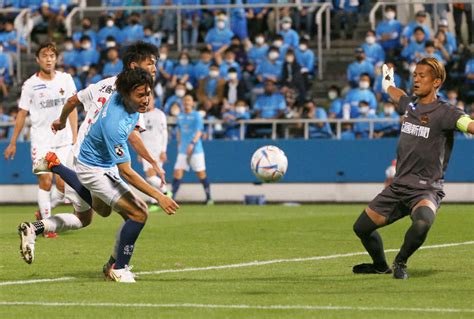 横浜fc・小川航基 桐光学園先輩・俊輔と久々の共演に感激「うれしい瞬間でした」― スポニチ Sponichi Annex サッカー