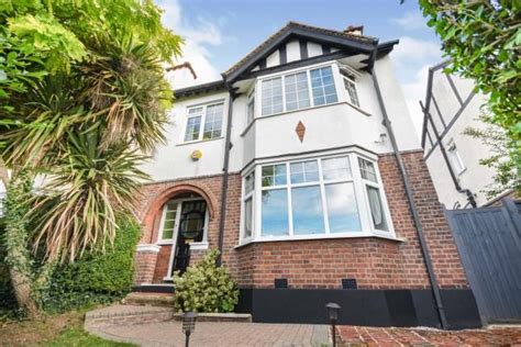 Houses For Sale In Western Road Brentwood Cm14 Western Road