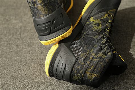 Get Up Close And Personal With The Under Armour Curry 3 Blacktaxi