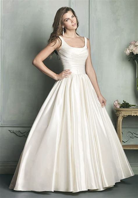 31 Flattering Scoop Neckline Wedding Dresses Weddingomania