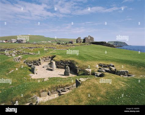 dh JARLSHOF SHETLAND Jarlshof iron age and Pict village ruins Norse ...