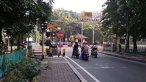 UPDATE Palang Kereta J L Bendi Utama Tanah Kusir YouTube