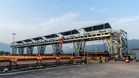 Tanakpur Hydroelectric Project Tanakpur Dam Stock Photo - Download Image Now - Beauty, Blue ...