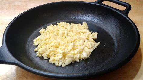 How To Cook Non Stick Scrambled Eggs In Cast Iron Skillet Live Life Diy Youtube