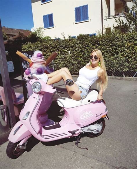 Vespa Girl Scooter Girl Lambretta Scooter Vespa Scooters Pink Bike