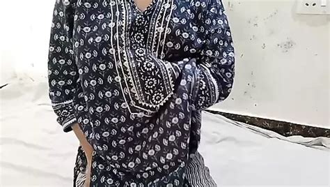 Bhabhi Ko Chod Ke Bur Faad Diya Indian Fingering Porn Xhamster