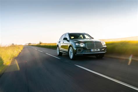 Bentley Bentayga Hybrid (2021) | Reviews | Complete Car