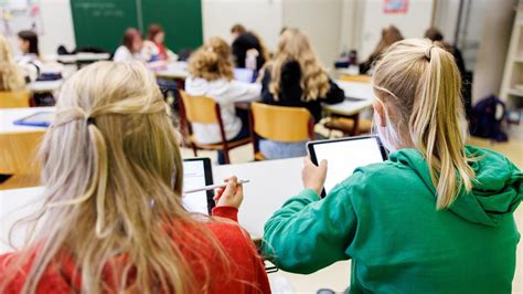 Sr De Erneut Mint Freundliche Und Digitale Schulen Im Saarland