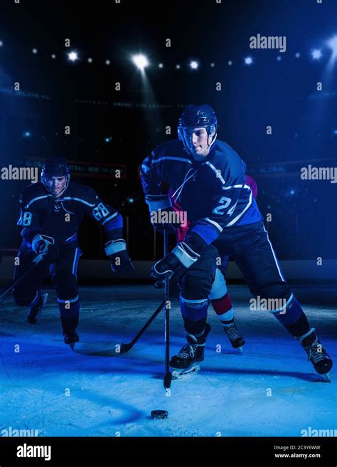 Three Ice Hockey Players Men Hi Res Stock Photography And Images Alamy