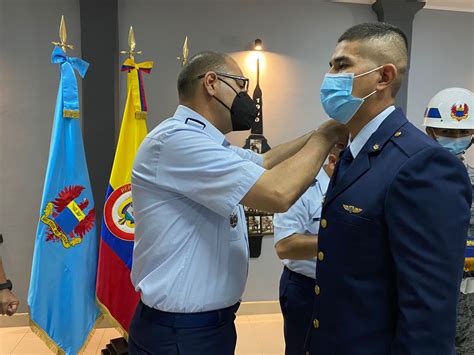 Oficiales ascienden en el Comando Aéreo de Combate No 1 Fuerza