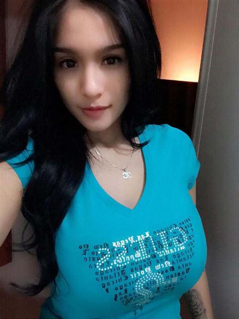 Galeri Foto Hot Bibie Julius Bagian Gaya Artis Model