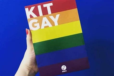 Editora lança o Kit Gay três livros protagonizados por LGBTs