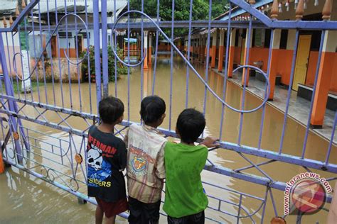 Seribu Lebih Rumah Di Jember Terendam Banjir Antara News