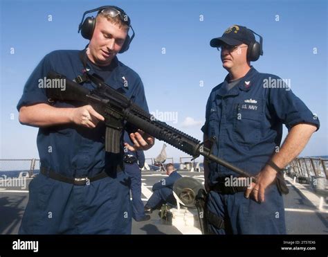 uss arleigh burke Stock Photo - Alamy