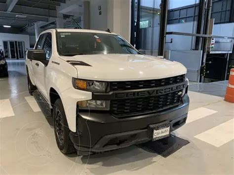 Chevrolet Silverado Doble Cabina 4X2 Usado 2020 Color Blanco Precio