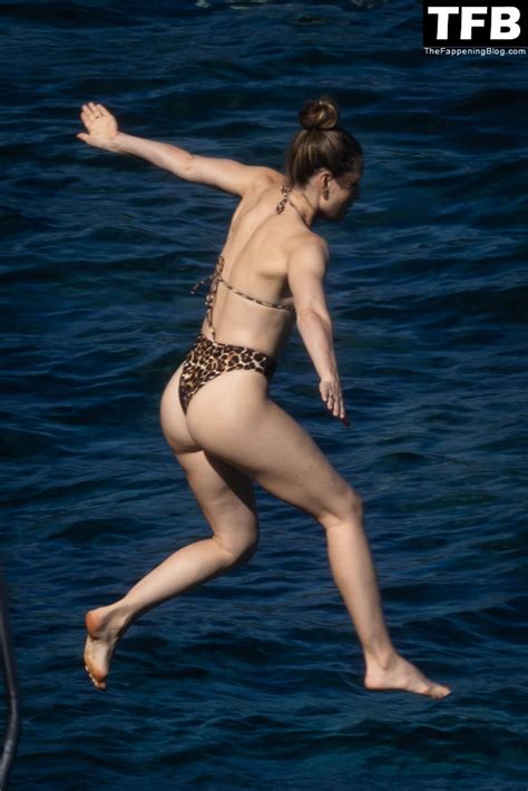 Jessica Biel On Beach Bikini Slip 60 Pics What S Fappened