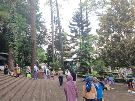 Libur Lebaran Kunjungan Wisatawan Ke Kota Bandung Mencapai