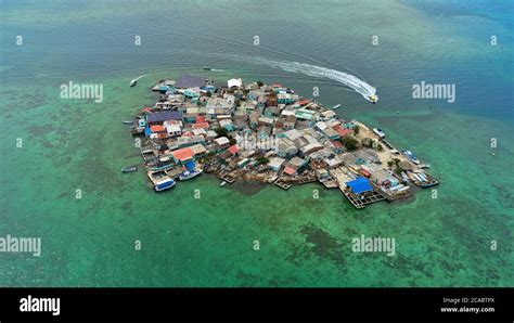 Aerial shot of the Santa Cruz del Islote island in Colombia Stock Photo - Alamy