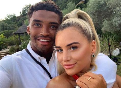 Love Island Ellie Brown Flashes Boobs As She Ditches Bra For Racy Nude