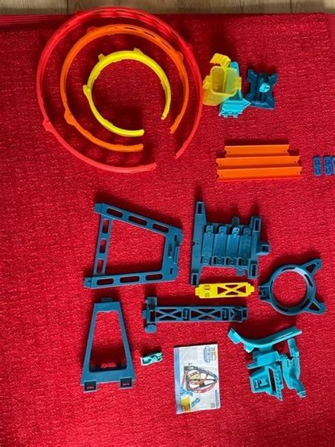 Hot Wheels Dirkalna Steza Track Builder Trojni Krog