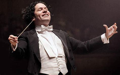 Gustavo Dudamel sorprende con fabuloso Concierto de Año Nuevo El Sol