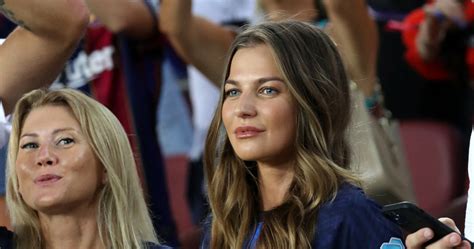 Anna Lewandowska pręży mięśnie w bikini W ten sposób zachęca do lenistwa pomponik pl
