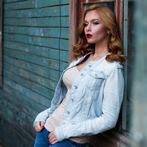 Hannah Palmer Revealed Too Much In A Tiny Bikini At The Beach The Frisky