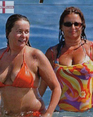 Julia Sawalha Porn Pictures Xxx Photos Sex Images Pictoa