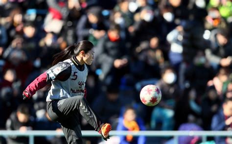 女子サッカー：澤穂希、引退発表後初の公式戦 皇后杯準々決勝 写真特集213 毎日新聞