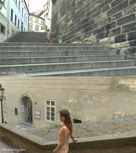 Naked Women Walking In Public Exhibitionism Videos