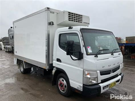 Buy Used Mitsubishi Fuso Canter Mini Loader In Listed On Machines U