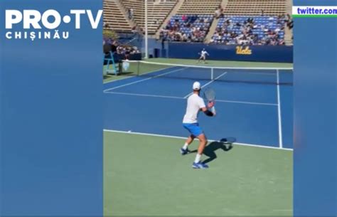 Novak Djokovic La Antrenament S A Dat In Spectacol Si A Reusit O Faza