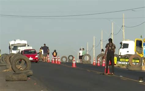 Caminhoneiros Realizam Manifesta Es E Bloqueiam Rodovias Federais Da