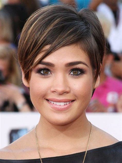 Most Flattering Hairstyles For Round Faces