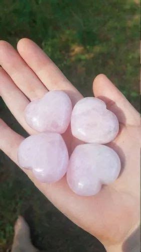 Pink Gemstone Rose Quartz Puffy Heart For Healing At Rs Kg In