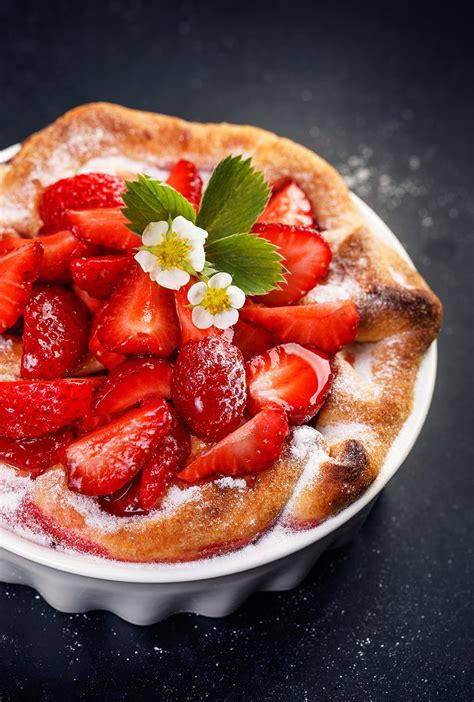 Recette Tarte Aux Fraises Et La Rhubarbe Marie Claire