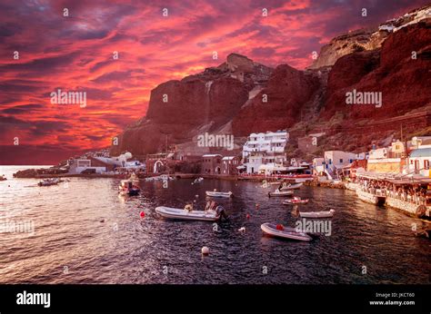 Greek Taverna Ammoudi Santorini Hi Res Stock Photography And Images Alamy