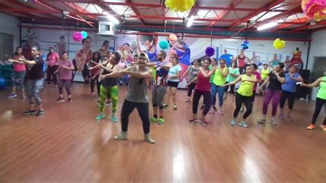 Felices Los Maluma Zumba Coreography By Claudiu Gutu Youtube