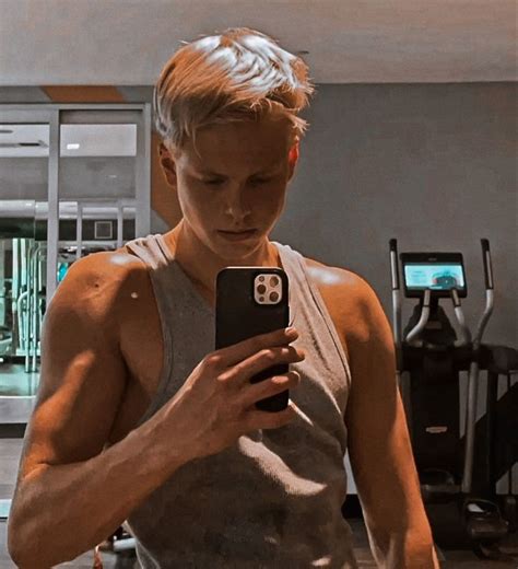 Pin By Luuders On Carson Lueders In 2022 Carson Lueders Carson Sexy