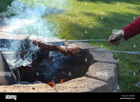 Open Pit Barbecue Stockfotos Und Bilder Kaufen Alamy