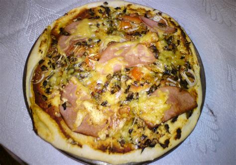 Pyszna Domowa Pizza Na Grubym Cie Cie Doradcasmaku Pl