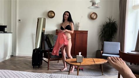 Hot Mom Forgot To Put On Panties In Bed