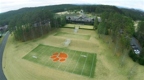 Clemson’s Dabo Swinney’s golf club made a mini football field - Sports ...